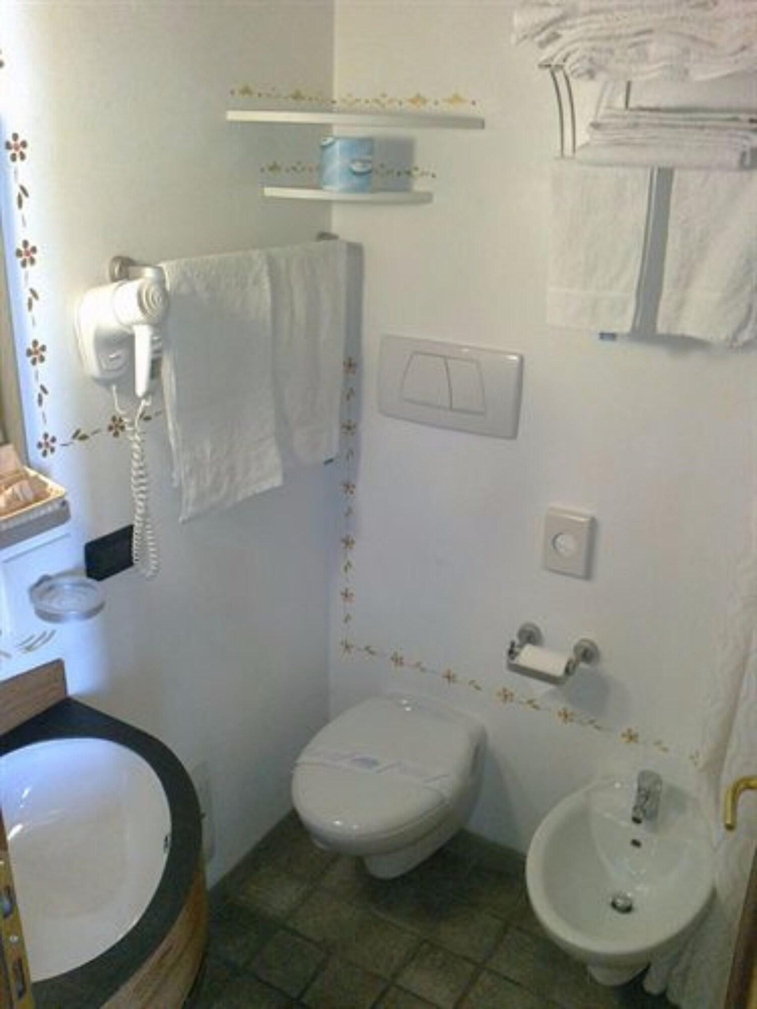 סירמיונה Hotel Belvedere מראה חיצוני תמונה